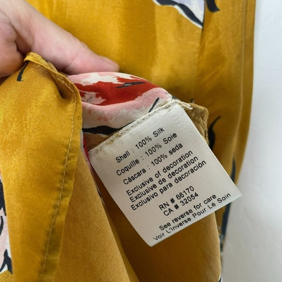 Anthropologie gold mustard floral long sleeve silk shirt M - Picture 8 of 10